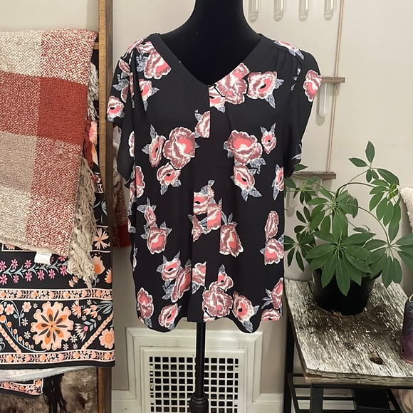 Philosophy Tops - Philosophy floral polyester top
